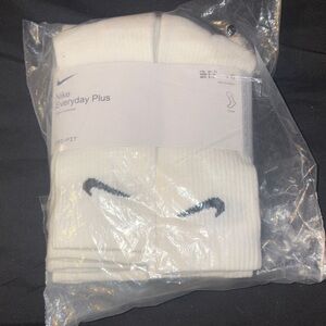 Nike Everyday Plus White Athletic Socks